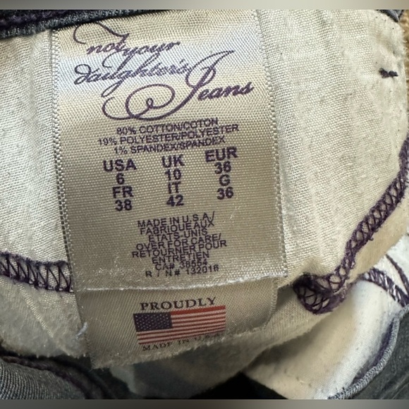 nydj capris size 6 Rhinestone hem detail stretchy - Picture 5 of 10